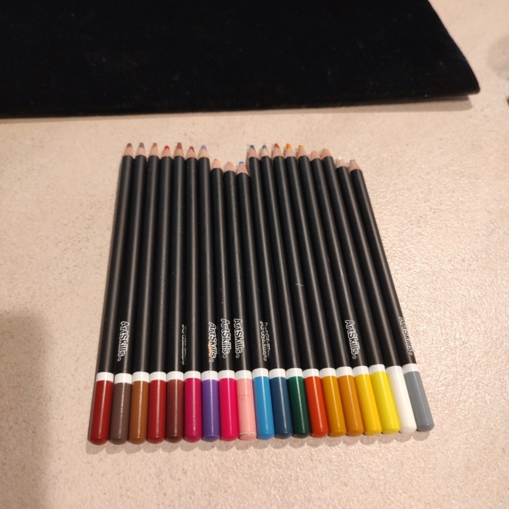 Experience the world of art with these 19 Art Skills Colored Pencils.